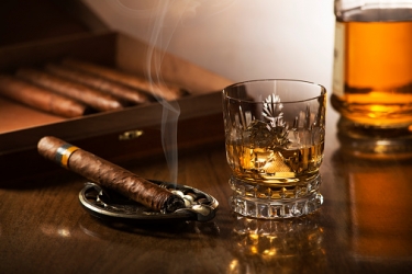 Поєднання сигар з алкогольними напоями